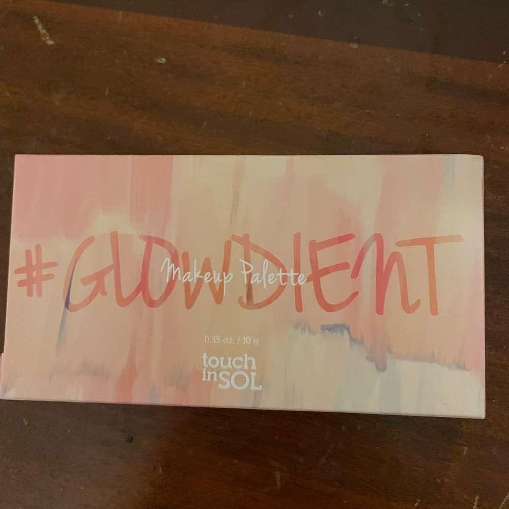 #Glowdient Makeup Palette from touch in Sol